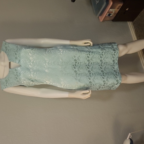 CONNECTED APPAREL Icy Blue Sleeveless Floral Jacquard Keyhole Sheath Dress - Picture 2 of 9
